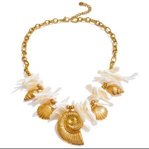Seashell Statement Necklace – Stainless Steel PVD Gold Plated with Resin Accents